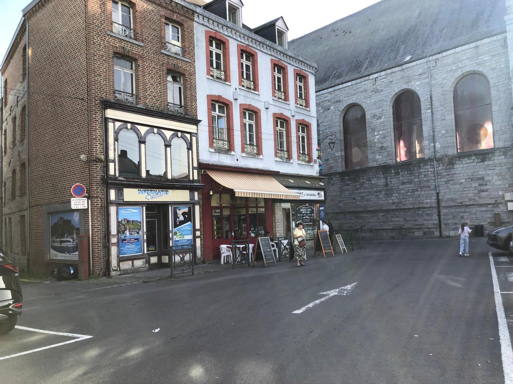 Apartamento Le Repos De La Meuse Givet Exterior foto